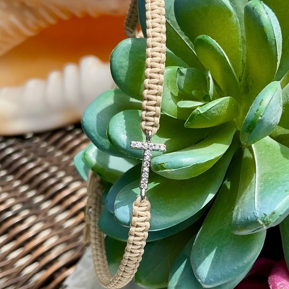 Tai 🎁Tan Adjustable Pave Initial T Cord Bracelet Cuff Wrap RARE 🎁Gift Ready - Picture 1 of 5